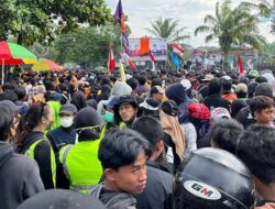 Ribuan Mahasiswa dan Warga Padati DPRD Kaltim