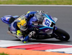 Sempat Terjatuh di Race Pertama, Aldi Satya Mahendra Bangkit dan Cetak Top 4