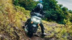 GEAR ULTIMA Taklukkan Jalur Ekstrem Gunung Sinabung, Yamaha Uji Ketangguhan Skutik Hybrid 125cc