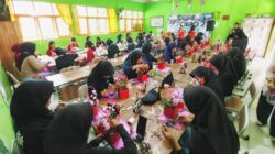 Yamaha Asah Kreativitas Pelajar Lewat Pelatihan Merangkai Bunga dan Dekorasi Kue